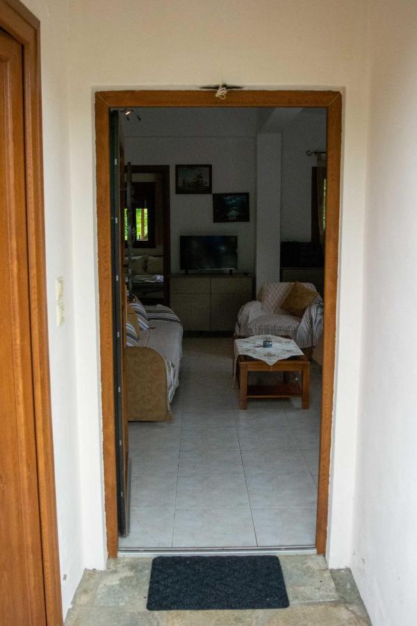 Efi'S Guest House Agios Dimitrios  Exterior photo