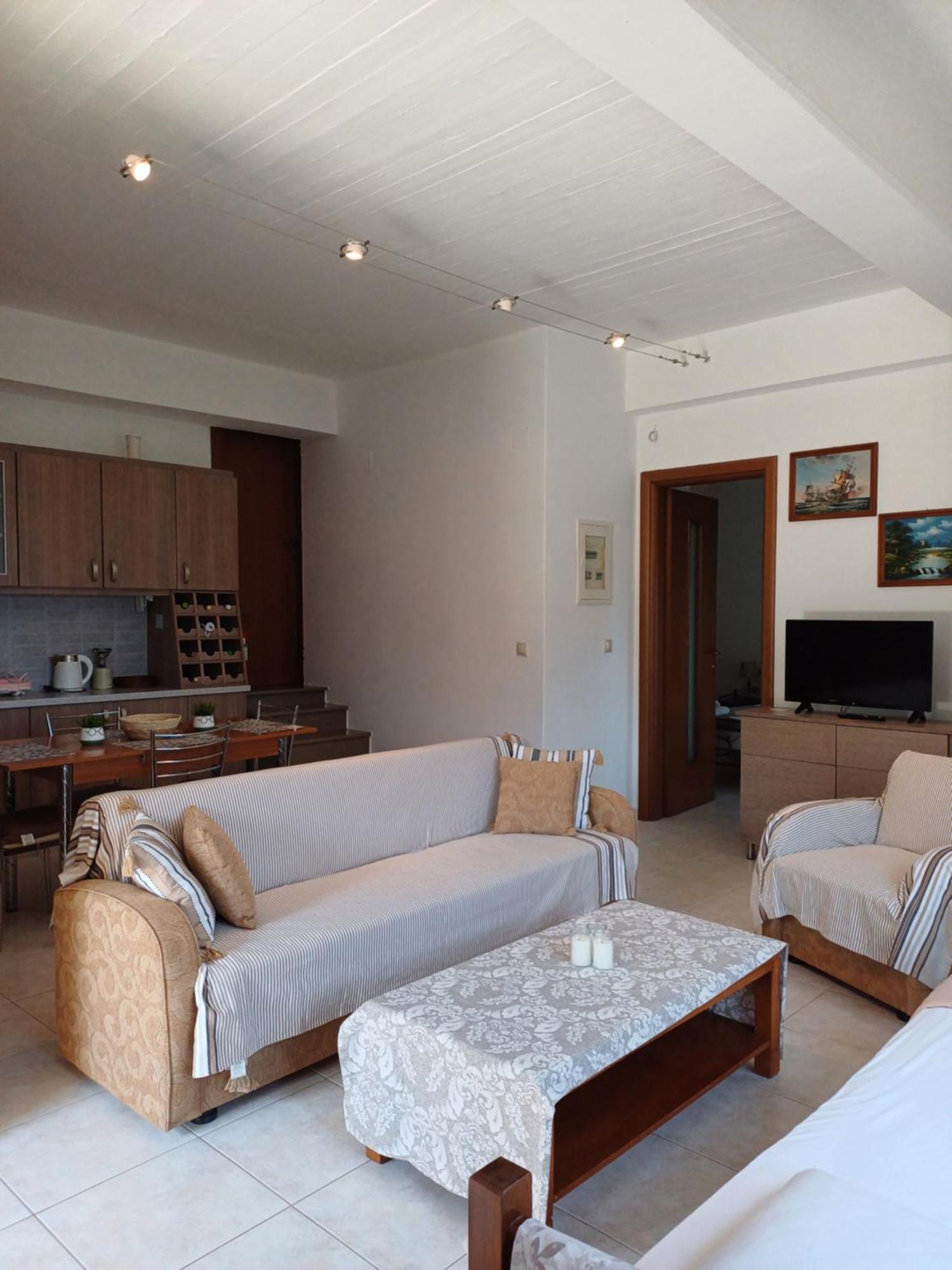 Efi'S Guest House Agios Dimitrios  Exterior photo